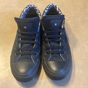 Leopard lined converse